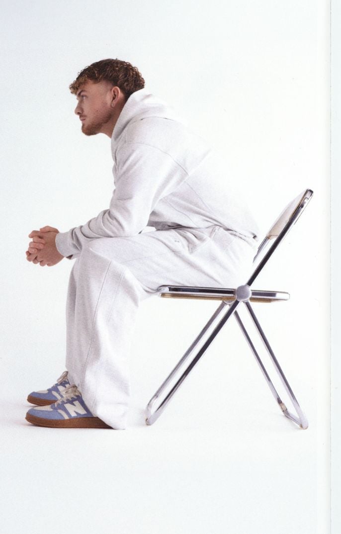 Harvey Elliott wearing blue T500 shoes. 