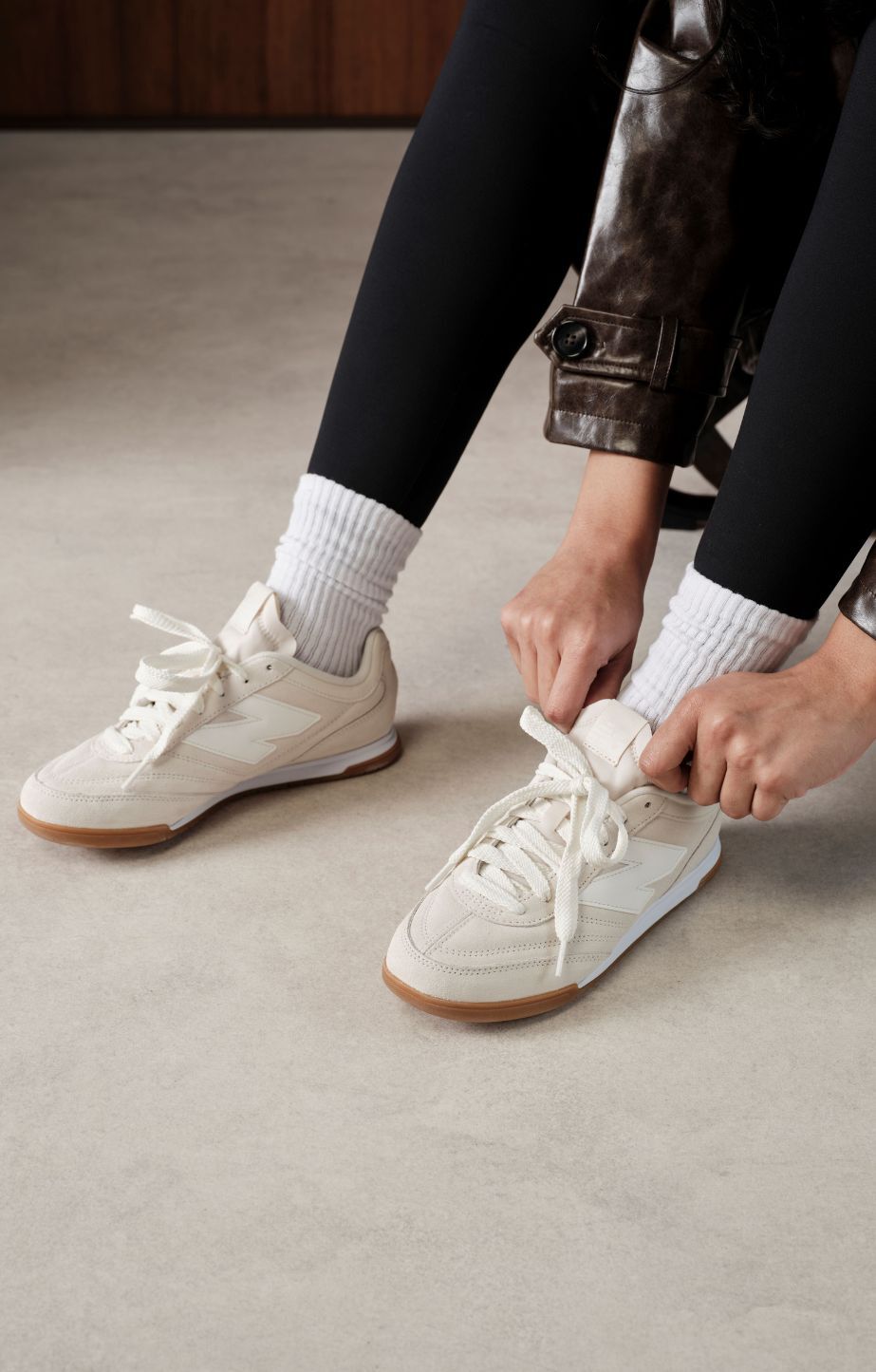 Best seller white sneakers clearance
